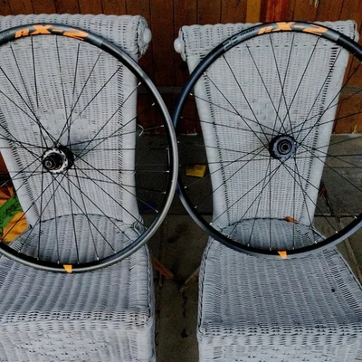 Giant 28  eX -2 Felgen-Satz Schwarz - Bild 1 von 4