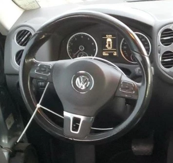 2011-2012 Volkswagen Tiguan LH Driver Steering Wheel Airbag OEM - Image 1 of 3