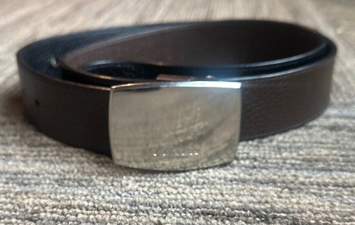 Coach Cintura Uomo Reversibile in Pelle di Ciottoli Fibbia Placca Argento (F64842) Taglia 44