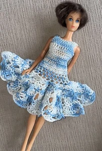Muñeca Barbie Vintage Años 60 Tonos de Azul Crochet Vestido de Verano Hecho a Mano Algodón* - Imagen 1 de 11