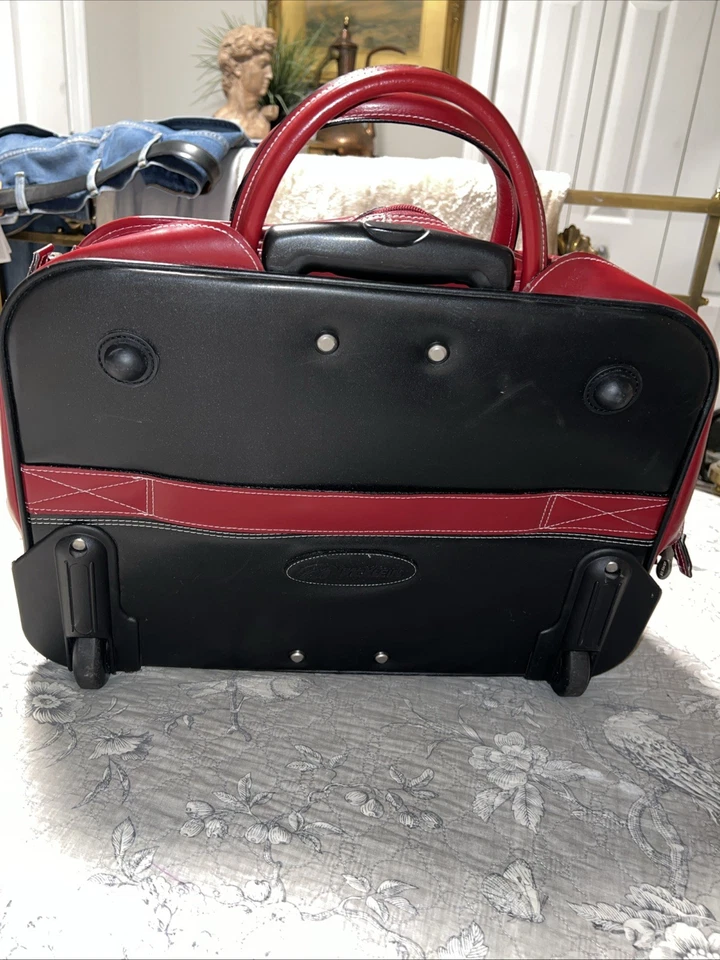 Maletín con ruedas de cuero McLain Berkeley serie W  Foto 1 de 4