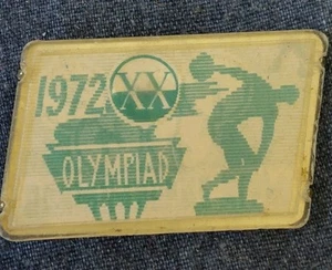 USSR LENTICULAR STEREO PIN BADGE XX OLYMPIAD. 1972 OLYMPIC GAMES. MUNICH 35mm - Picture 1 of 3
