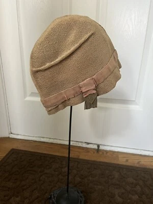 Auténtico sombrero antiguo de 1920 con solapa. Foto 1 de 3
