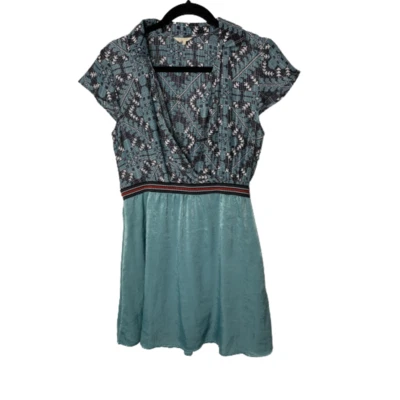 Mini vestido envolvente de tul para mujer medio verde estampado mangas cortas Foto 1 de 4