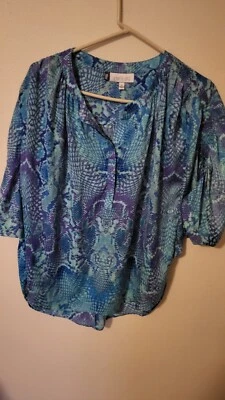 Jennifer Lopez M Top Teal V Neck Henley S Bat Wing Sleeve Snake Pattern - Image 1 of 4