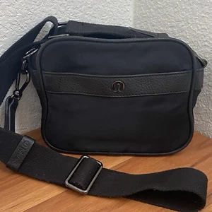 LULULEMON Now And Always Crossbody Mini Bag 3L in Black - Picture 1 of 21