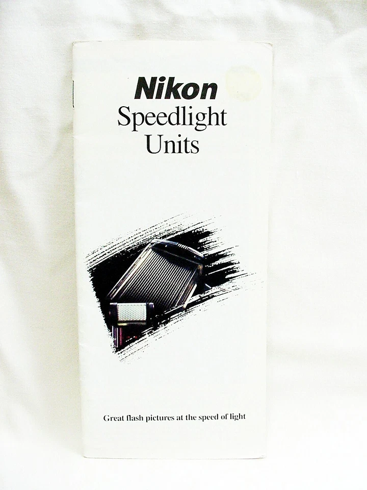 Folleto de unidades de flash Nikon | 23 páginas | 1993 | fotos y artículos | $10,55 | Foto 1 de 1