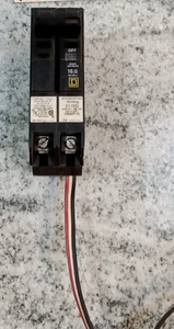 INTERRUPTOR/USO CUADRADO D/QO215PL/15A/2P/120/240V/QO/ - Imagen 1 de 5