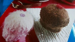 Knitting Pattern-Fun Play Food-Realistic Looking  Muffin  Cakes in  Fluffy D.K. - Picture 1 of 1