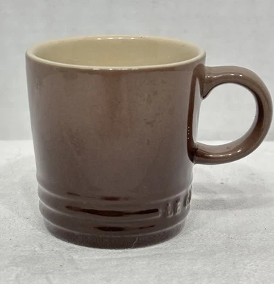 Nuevo con etiquetas Taza Mini Espresso Demitasse Le Creuset Negro/Marrón 3.38 OZ Foto 1 de 4