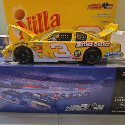 Action Racing 1:24 Dale Earnhardt Jr. #3 Nilla Wafers Nutter Butter 2002 Monte - Image 1 of 4
