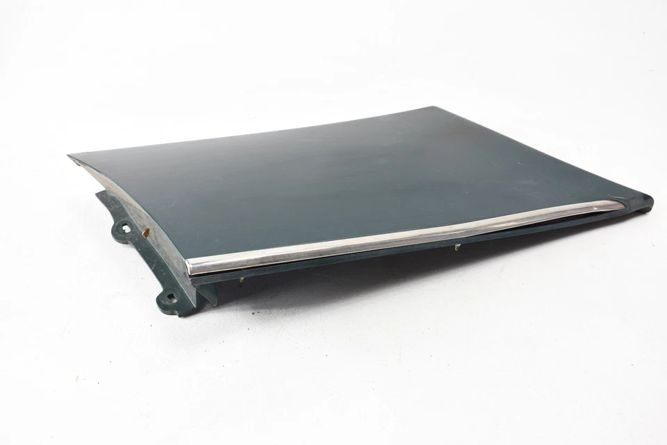 97 MERCEDES S-CLASS W140 LEFT DRIVER  LOWER FENDER MOULDING GREEN  - Image 1 of 4