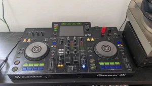 Pioneer DJ XDJ-RR All-In-One Digital DJ System - Black (XDJ-RR) - Picture 1 of 8