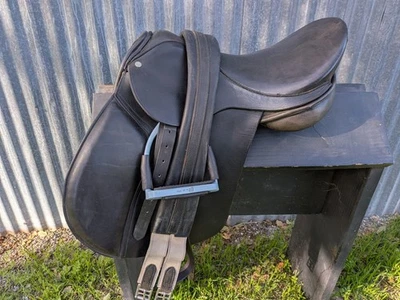 17 1/2" Comfortable All Purpose Saddle. Nearly new. W/girth, stirrups & leathers - Image 1 of 4