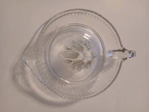 Vintage Clear Glass Orange Citrus Juicer Reamer Extractor with Handle - Picture 1 of 4