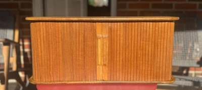 Gabinete de montaje en pared puerta pandereta teca vintage difícil de encontrar Mid Century Eppco Enterprises Foto 1 de 4