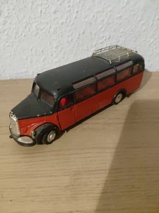 Autobús modelo diecast NZG 218 Mercedes Benz Omnibus 0 3500 rojo/negro 1:40 - Imagen 1 de 18