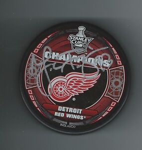 Johan Franzen Signed 2008 Stanley Cup Champions Puck RED WINGS