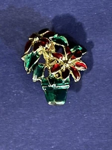 Vintage Enamel Poinsettia Brooch Pin Red & Green on Gold Tone Metal - Picture 1 of 3