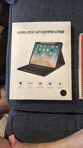 Wireless Keyboard Case For iPad 10th Gen 2021, 2022 in Black BNIB/SEALED - Photo 1/11