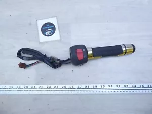 2000 Yamaha YZF R6 YZF600R Y223) right hand control switch button throttle twist - Picture 1 of 12