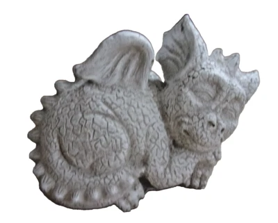 Látex Dragón Molde Plástico Respaldo 8" x 5" x 4" Fácil de Fundir Plástico con Respaldo Foto 1 de 4