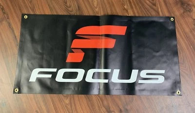 Banner Focus Bikes 39 x 19"" Foto 1 de 2