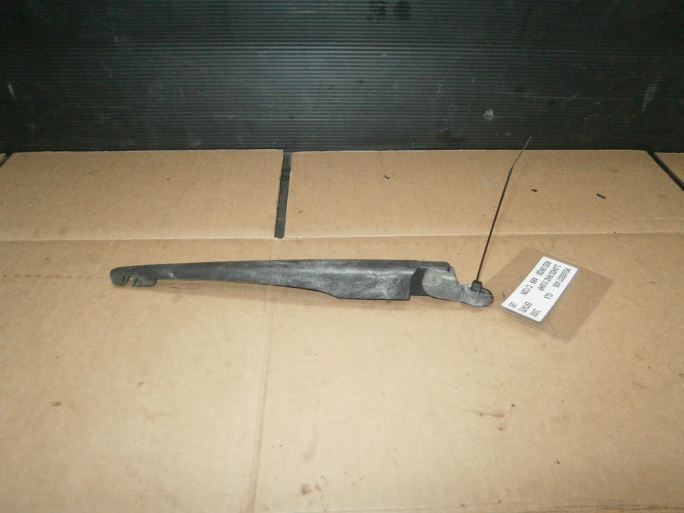 SOLO BRAZO LIMPIAPARABRISAS TRASERO PEUGEOT 406 1996-2004 FAMILIAR Foto 1 de 1