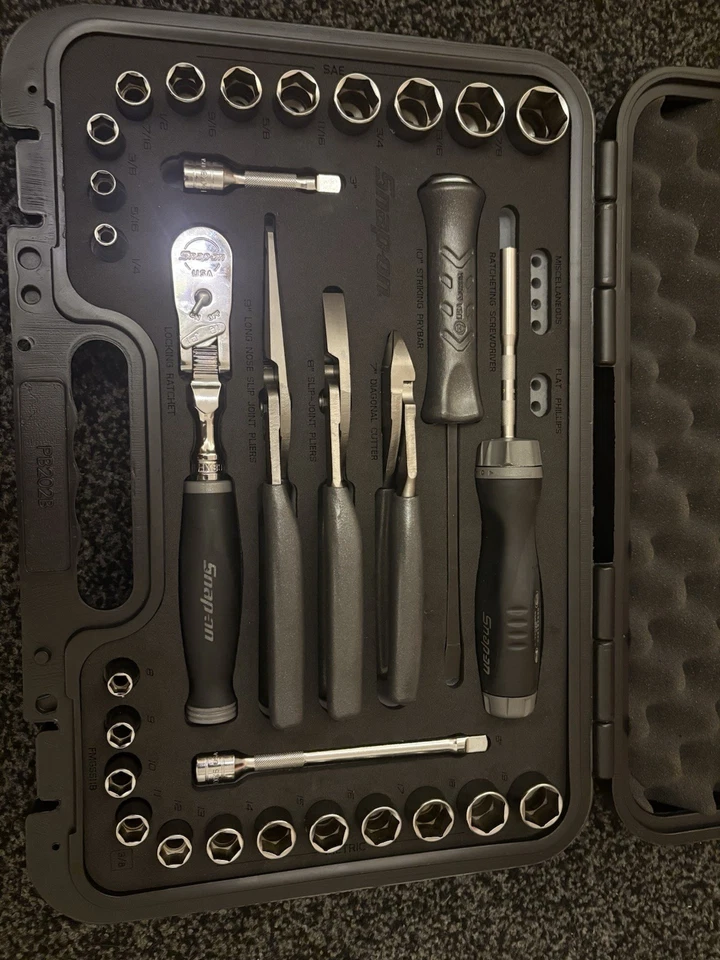 Snap On 33-pc 3/8"" Drive Metric & SAE General Service Foam Set 233FSMBFR - Image 1 of 4