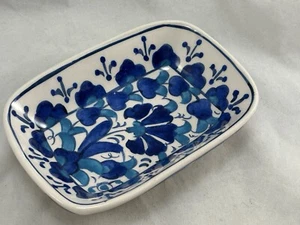 VINTAGE blue floral Iznik style pottery trinket soap dish - Imagen 1 de 7