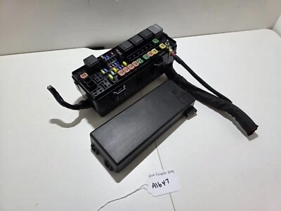 Chrysler 300 2014-2015 caja de fusibles unión OEM 68197270AB módulo Foto 1 de 4