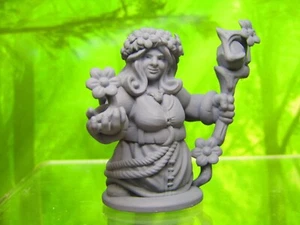 Erborista Donna Nana Druido Mini Miniatura Nano Stampato in 3D Modello 28/32mm - Foto 1 di 6