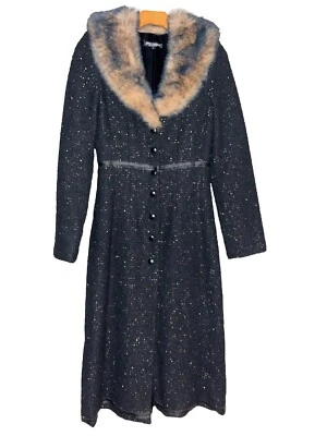 Betsey Johnson 纽约黑色和金色珠光人造毛皮掸子礼服外套 S 码 — 第 1/4 张图片