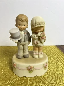 Memories of Yesterday Here Comes the Bride & Groom Music Box Mendelssohn - Picture 1 of 6