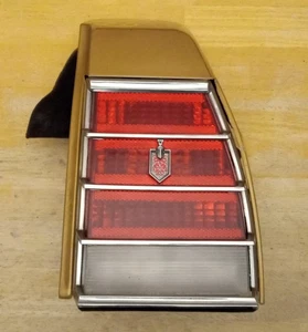 1977 CHEVY MONTE CARLO TAIL LIGHT / REAR QUARTER EXTENSION (RH) - Bild 1 von 12