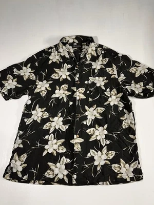 Camisa Aloha Brandini de seda • Ropa de resort con estampado floral en blanco y negro Foto 1 de 4