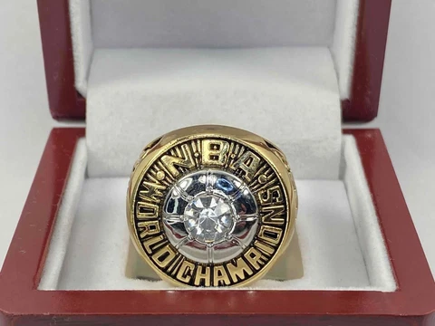 New York Knicks Championship Ring - 1970 Finals Ring - Willis Reed - Box Cover