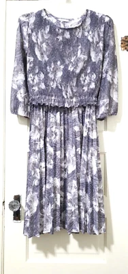 VINTAGE Carriage Court PLEATED Blouson Dress Medium Gray Floral Back Tie 3/4 Slv - Image 1 of 4
