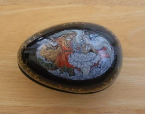 Vintage Palekh Tiane russisches Porzellan schwarze Musik Schmuckschatulle spielt Schwanensee - Bild 1 von 6