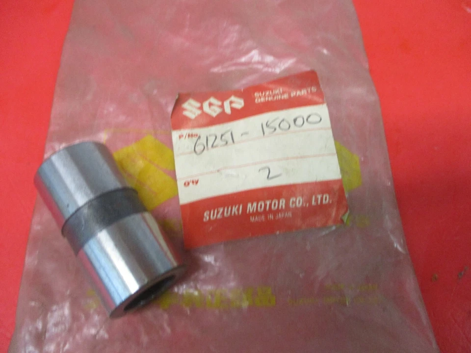 NOS NEW OEM ORIGINAL SUZUKI RL250 TM400 T500 REAR SWINGARM SPACER 61251-15000 Foto 1 de 1