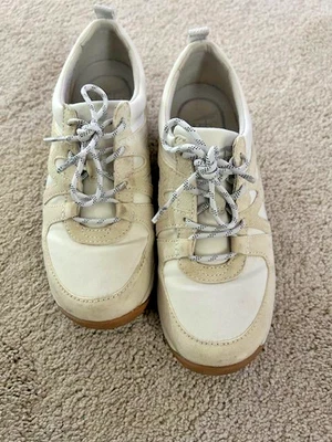 Zapatos deportivos informales cómodos para caminar Dansko Hatty marfil para mujer talla 37 Foto 1 de 4