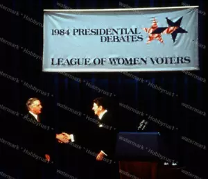 Präsident Ronald Reagan Walter Mondale Debatte Original Globus 35 mm Foto Dia - Bild 1 von 2