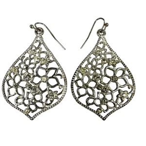 Floral Teardrop Ohrhänger Strass Akzente - Silberfarben durchbohrter Haken - Bild 1 von 12