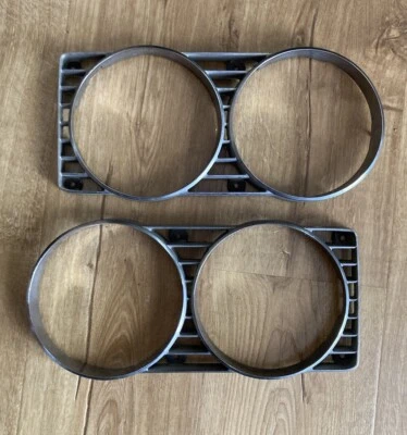 Par de biseles de faros delanteros originales vintage Lincoln Continental 1966 1967 diestro derecho Foto 1 de 4