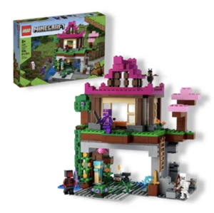 LEGO Minecraft The Training Grounds House Building Set, 21183 - Imagen 1 de 9