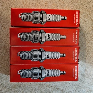4 x Genuine Honda 31909-MJP-G51 or SILMAR8A9S Spark Plugs - Picture 1 of 9