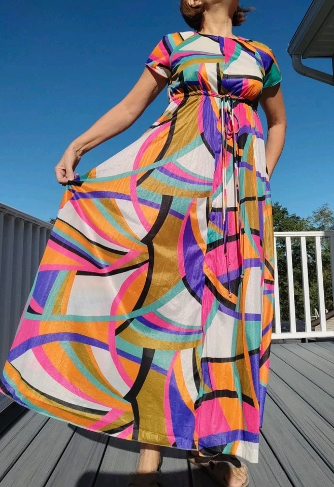 Vanity Fair VTG 60's Day Long Dress M Psychedelic Graphic Short Sleeves A-Line - Image 1 of 4