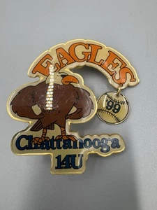 Vintage 1999 Chattanooga Eagles 14U Softball Anstecknadel - Bild 1 von 3
