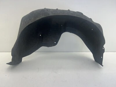 Guardabarros trasero derecho Nissan Rogue 2014-2020 protector contra salpicaduras revestimiento de la casa de ruedas OEM. Foto 1 de 4