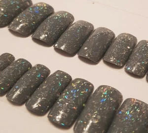 20 Sargförmige falsche Nägel schönes graues Multishimmer.  - Bild 1 von 7